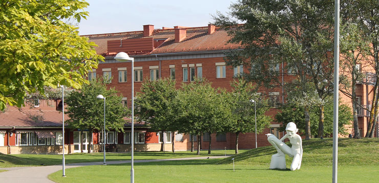 Universitetsparken bakom I-huset.