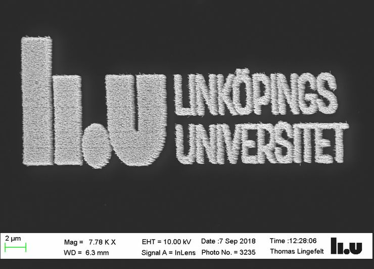 LiU logo consisting of GaN nanorods selected grown onto the patterned area on a Si substrate by magnetron sputter epitaxy