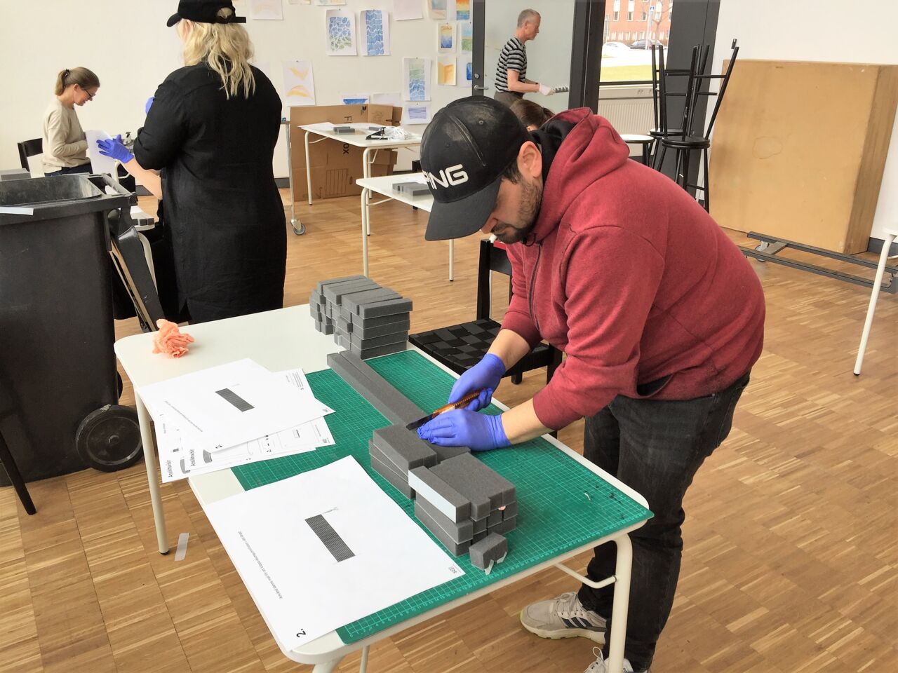 Tillverkning av visir på Malmstens.