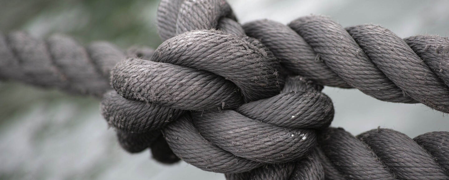  Rope with knot