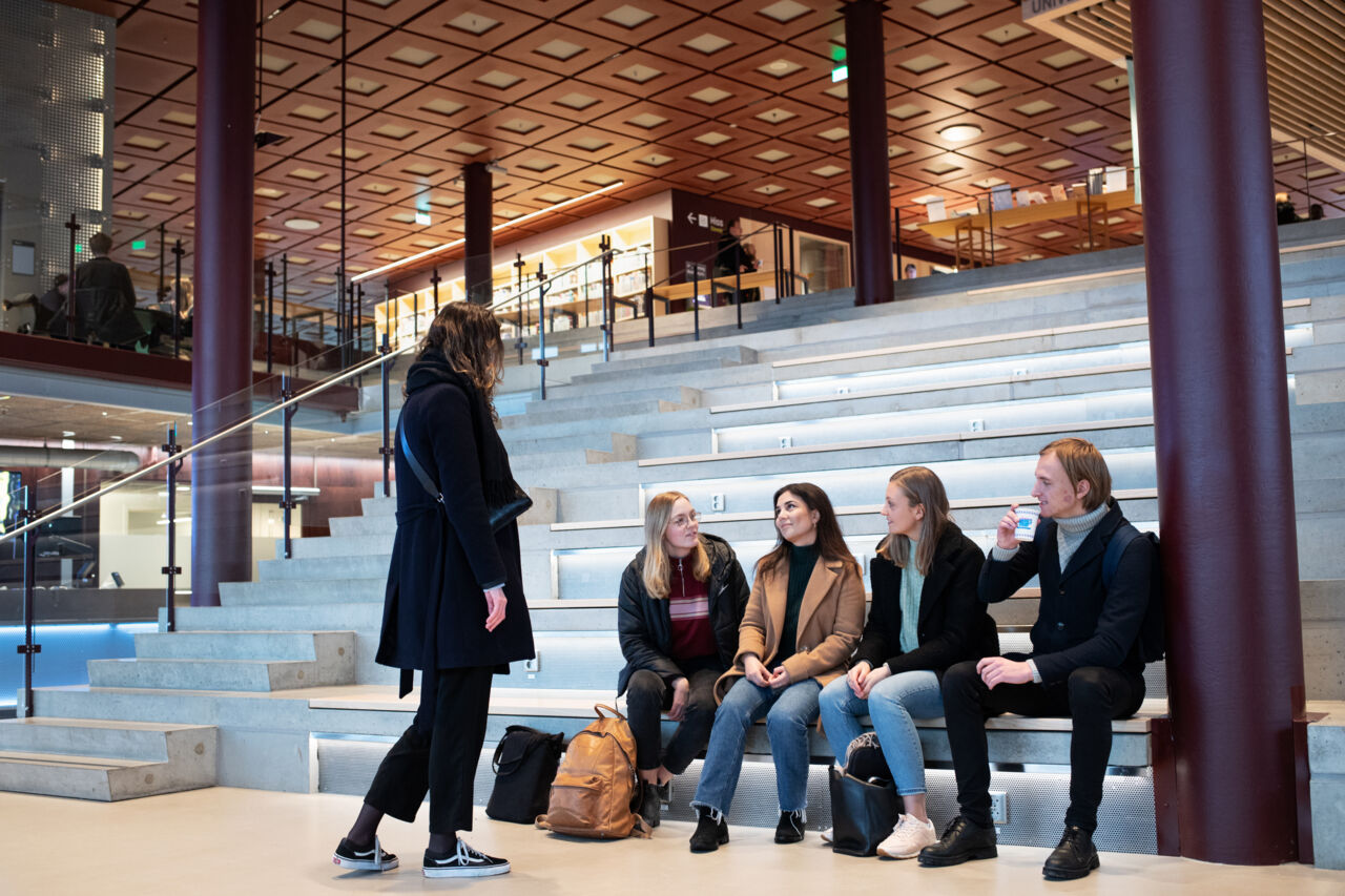  Julia William-Olsson med klasskompisar.