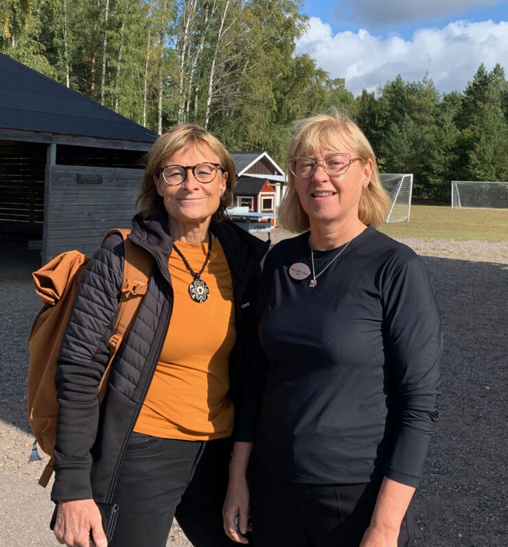 Ett gruppfoto på Godegårds skolas rektor Kathrin Thomas och Smedsby skolas rektor Anna-Karin Höjer.