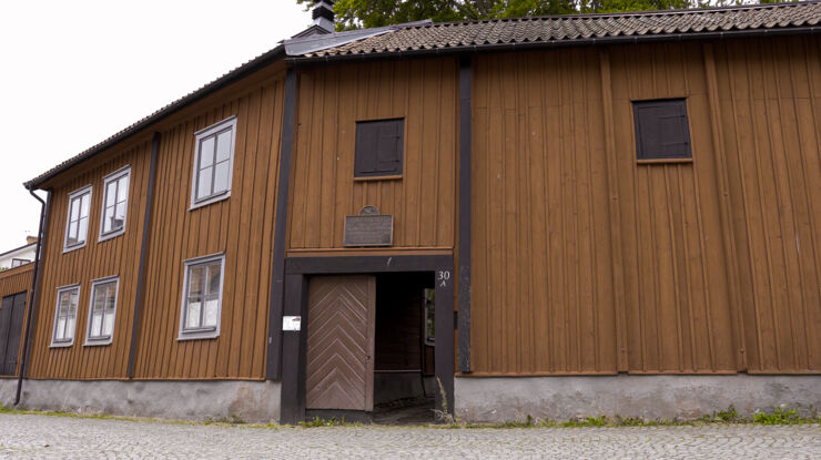 Onkel Adamsgården, en äldre träbyggnad.