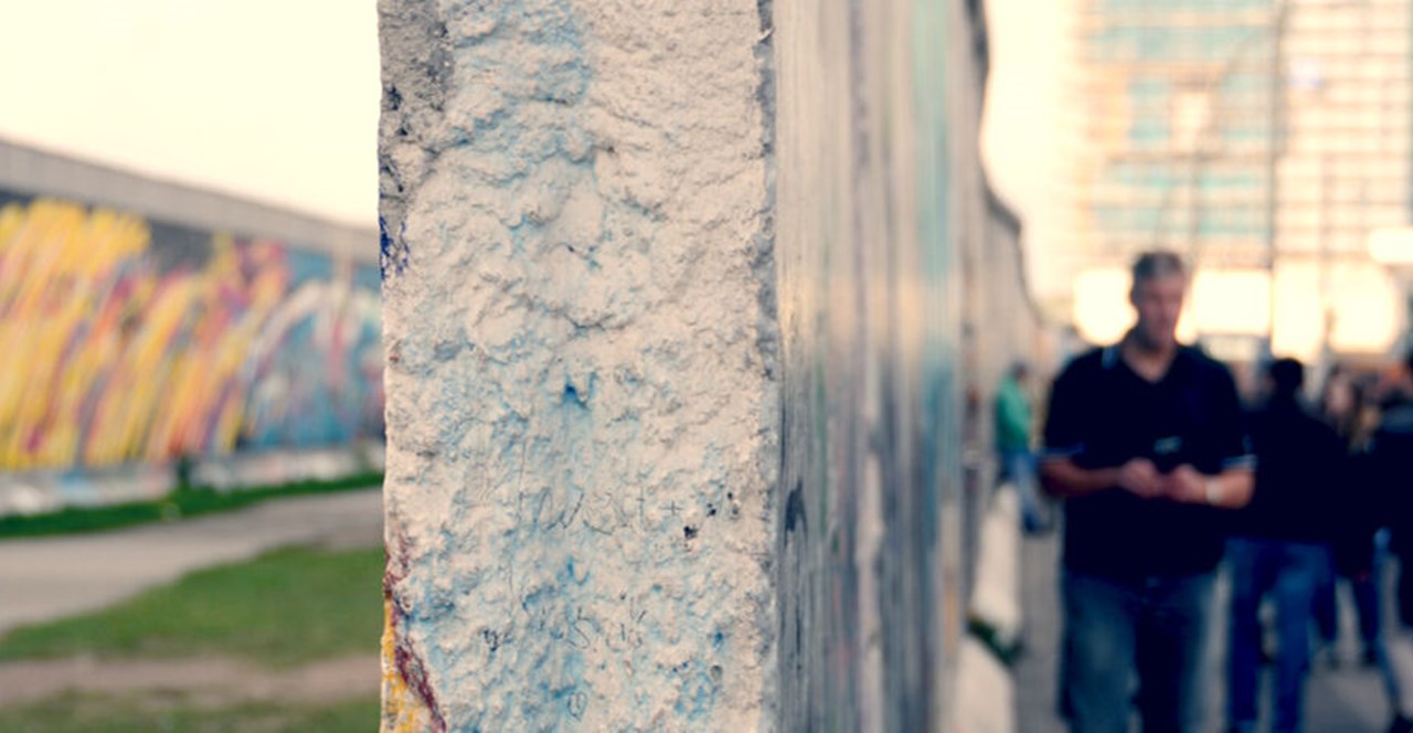 Närbild av Berlinmuren
