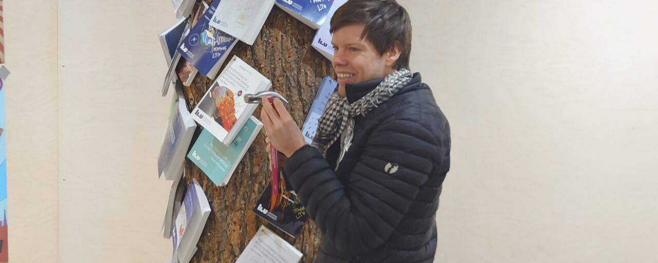 Björn Morén spikar sin avhandling.