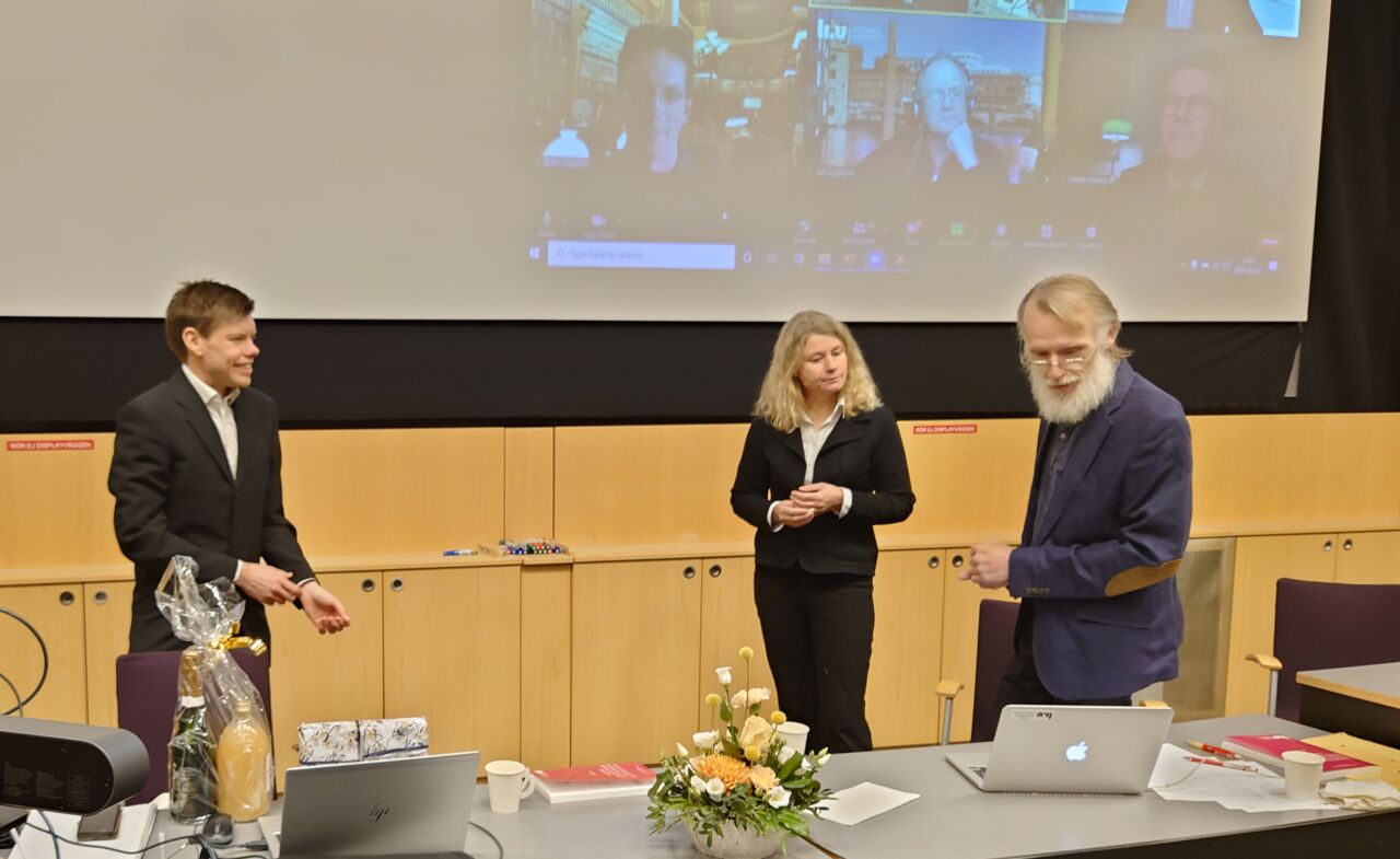 Björn Morén med handledare Torbjörn Larsson och Åsa Carlsson Tedgren.