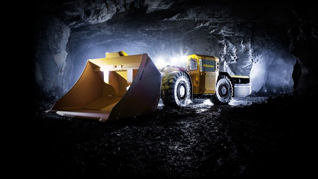 Underjordslastare i en gruva
