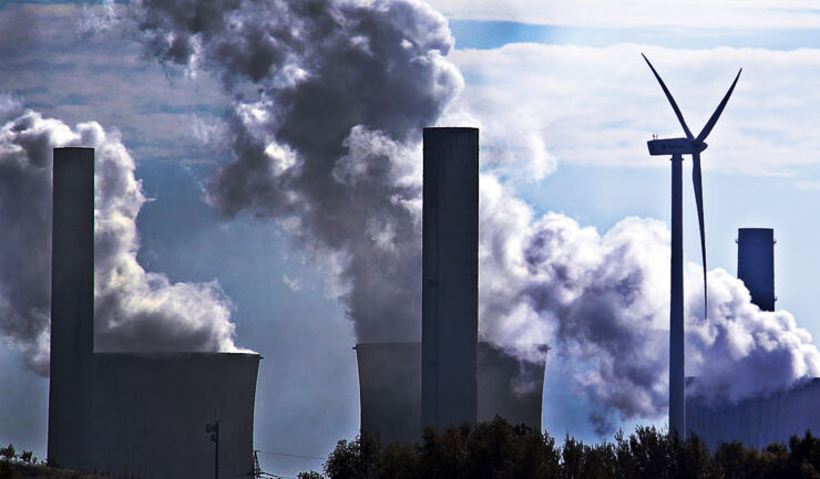kolkraftverk och vindkraftverk.