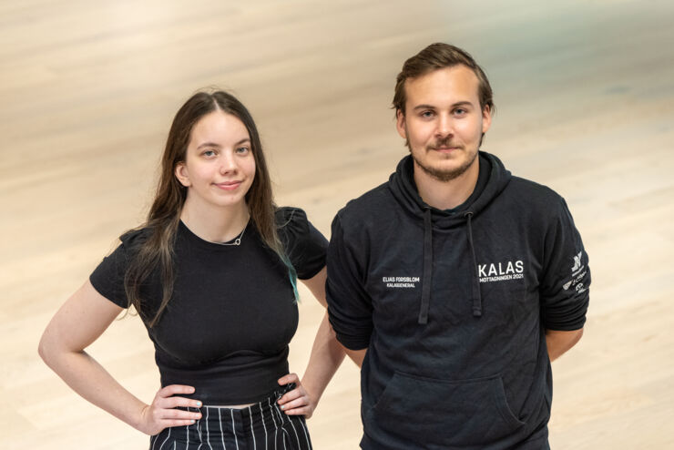 De båda kalasgeneralerna Ronja Isaksson och Elias Forsblom.