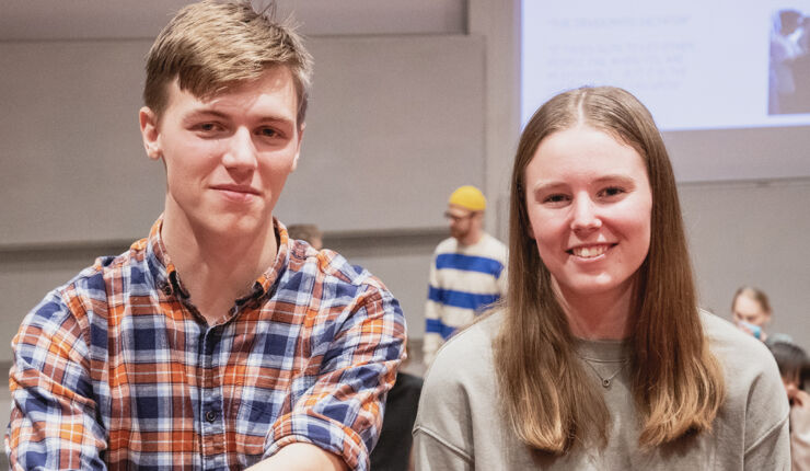 Oscar Hägg och Ebba Fock i föreläsningssal