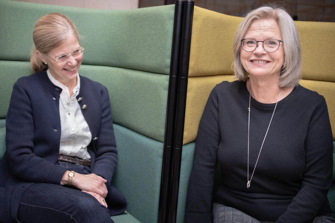 Foto på personerna Erica Byström och Sabrina Thelander.