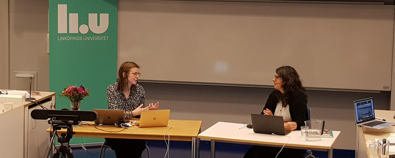 Maria Jernnäs tillsammans med opponenten professor Michele Betsill.
