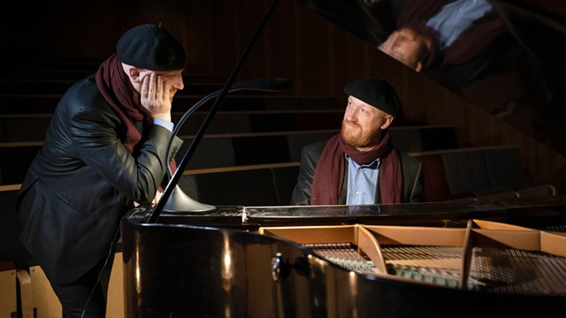 Gunnar Cedersund is both playing the grand piano and being his own audience.