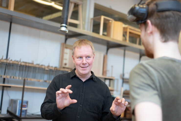 Leif Burman, snickarmästare och universitetslektor i möbelsnickeri på Malmstens Linköpings universitet.