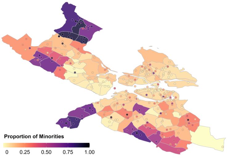 Figure 1. The figure shows proportion of minorities in different neighborhoods (defined by SAMS areas), and compulsory level schools in those neighborhoods in Stockholm municipality in 2017. Minorities are defined as immigrant origin students whose both parents are born outside Sweden. 