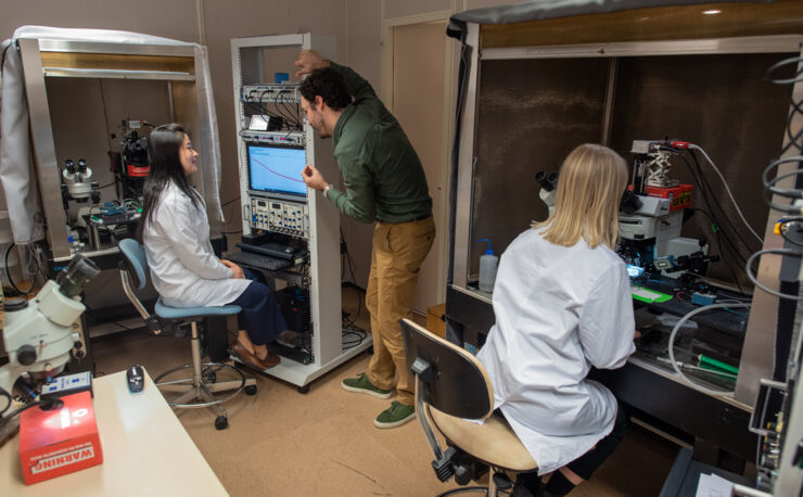 Researchers in the microscopy lab.