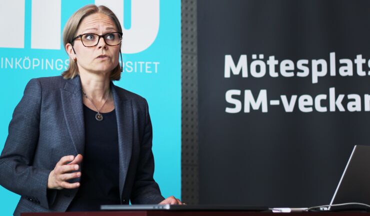LiU-forskaren Carolina Lundqvist föreläser om mental hälsa under SM veckan 2002.