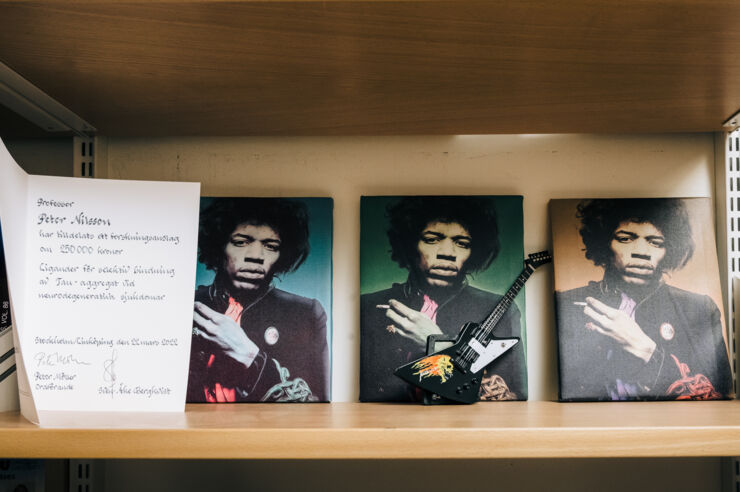 Tre små tavlor föreställande Jimi Hendrix.