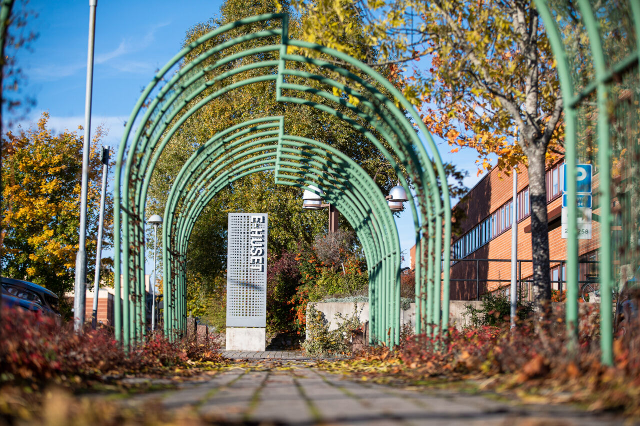 Autumn image, sigh E-building