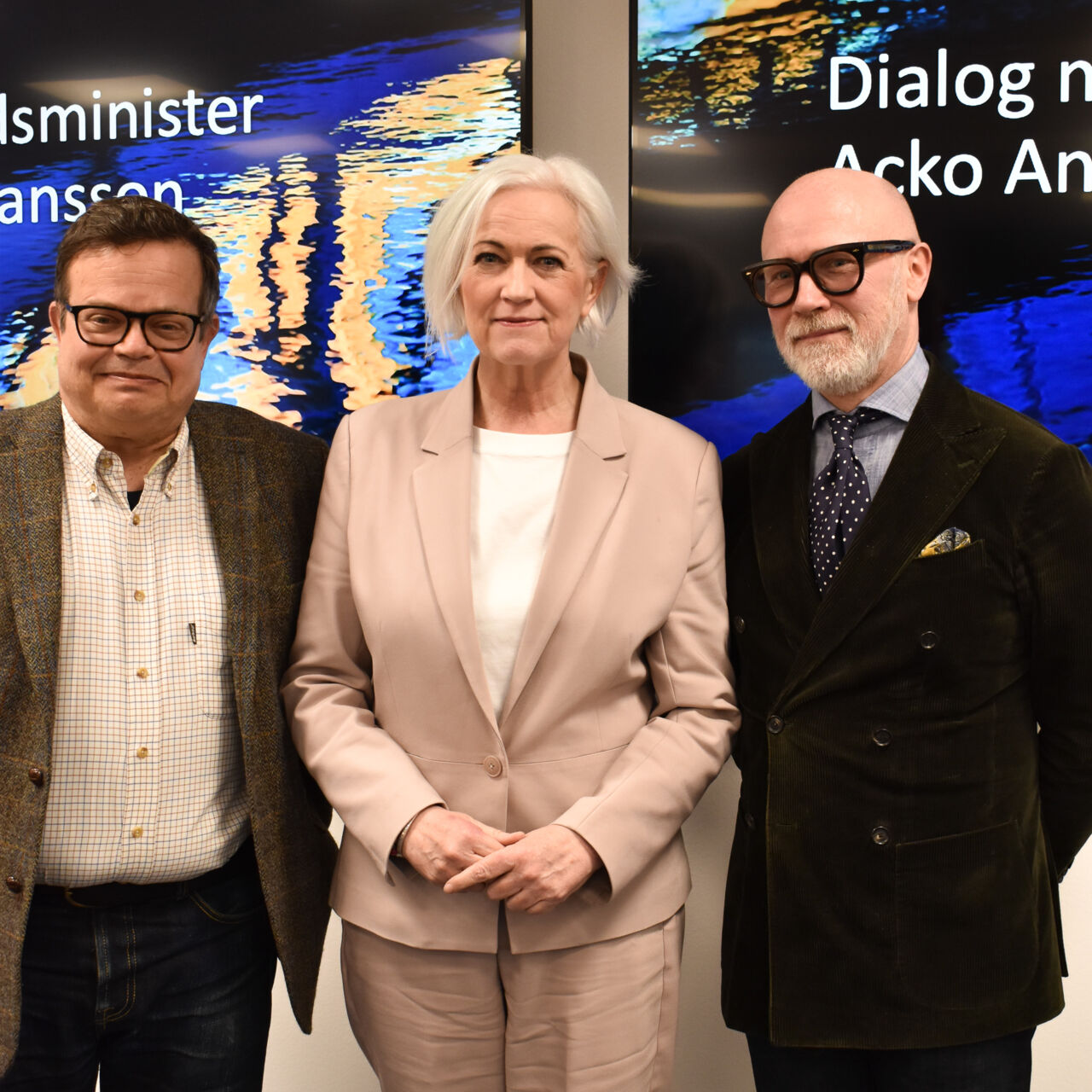 Lars-Åke Levin, föreståndare för Centrum för utvärdering av medicinsk teknologi, Sjukvårdsminister Acko Ankarberg Johansson (KD) och Lars Sandman, föreståndare för Prioriteringscentrum.