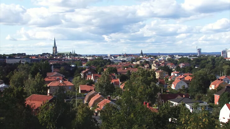 Stadsvy över Linköping med domkyrkans silhuett