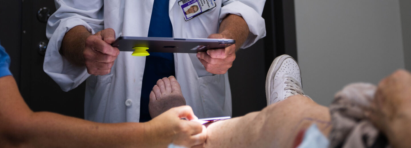 Surfplatta används för att scanna svårläkt sår på ben