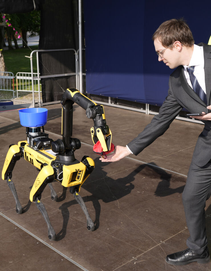 Demonstration on stage of the robot Spot.