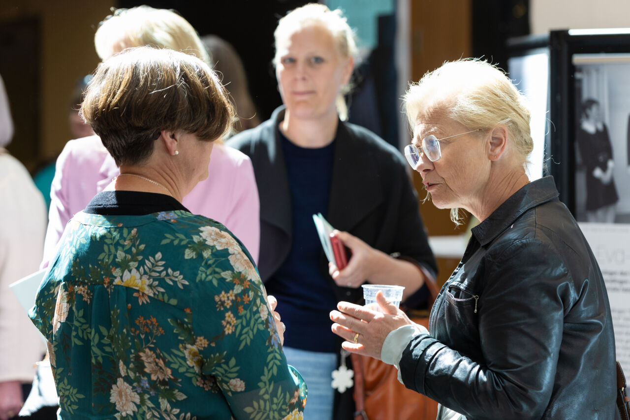 Mingel och utställning Campus US