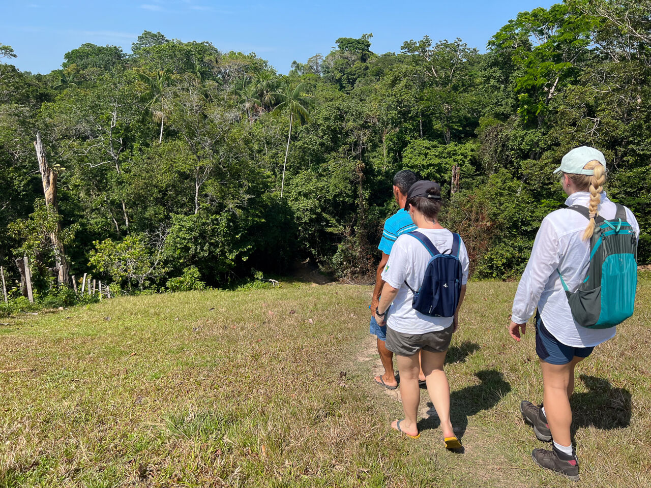 Människor på vandring.