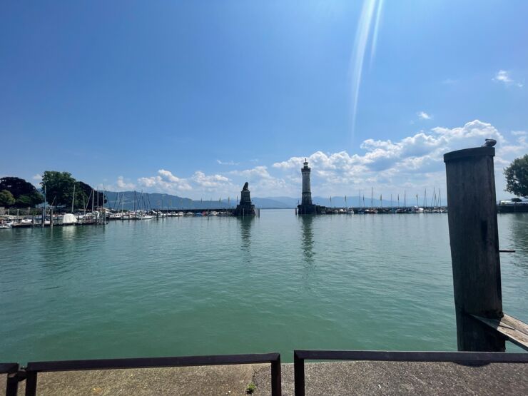 The Bavarian lion on the left and the lighthouse on the right at the harbor entrance in Lindau.