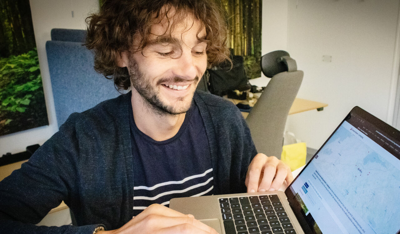 Forskare i sitt arbetsrum