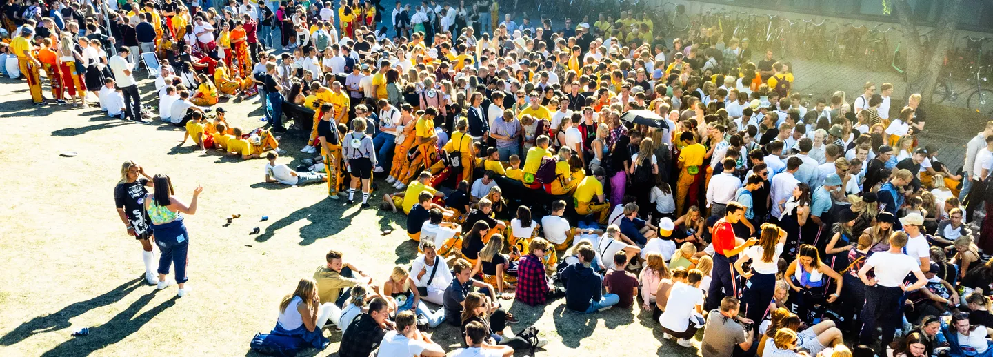 Students queuing for a ticket drop at Campus Valla.