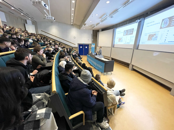 Claes Lundström föreläser på Popveckan 