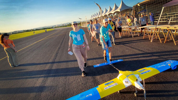 Studenterna at the runway, before the competition.