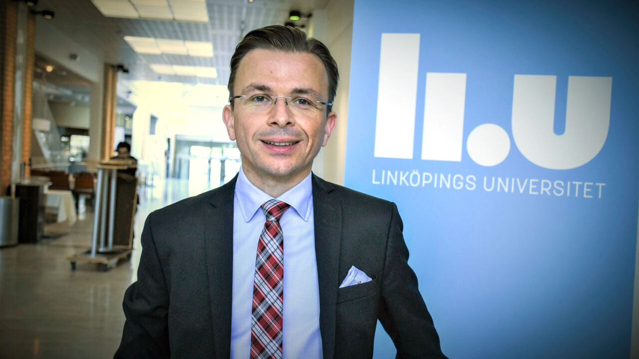 Photo of male researcher.