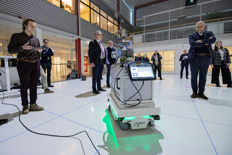 ELLIIT Joint Autonomous Systems Lab in Linköping and Lund visar upp självkörande robot i Visionen.