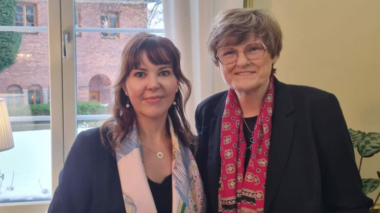 Agnes, doktorand vid LiU, och Katalin Kariko på bild under nobelfestligheter i Stockholm.