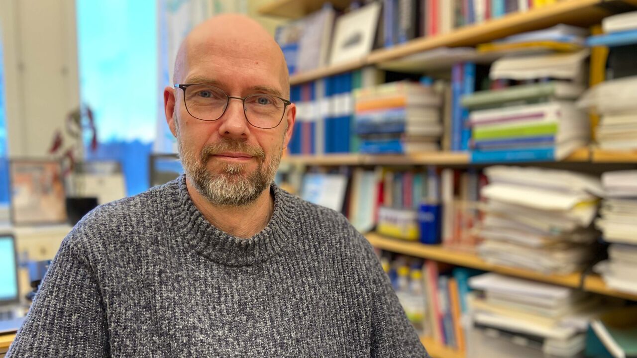 Gerhard Andersson på sitt kontor.