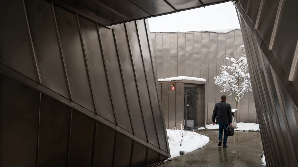 A researcher heads to Ångströmhuset