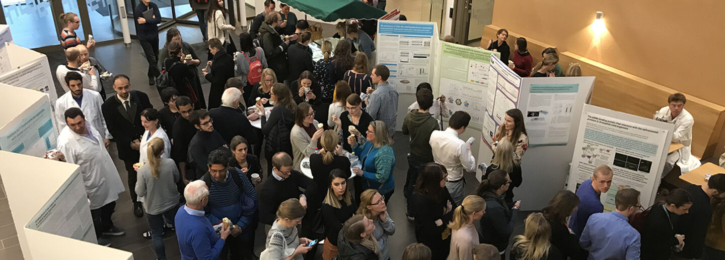 People mingling at Building 511, Campus US.