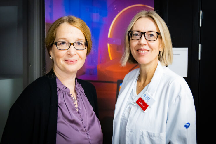 headshot of two female researchers.