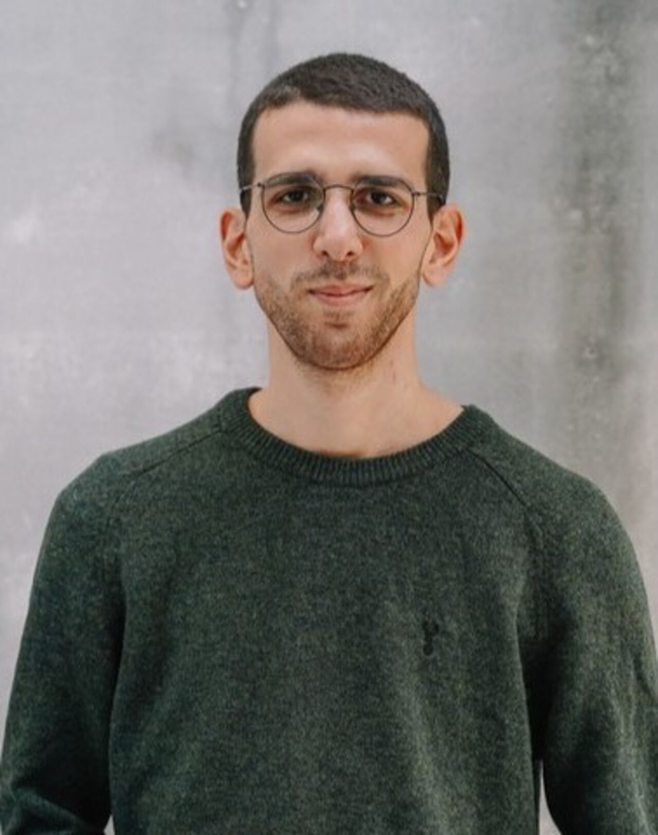 En bild på en ung man.