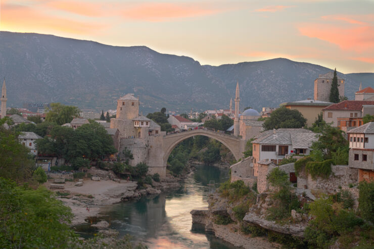 Gamla bron i Mostar i Bosnien.