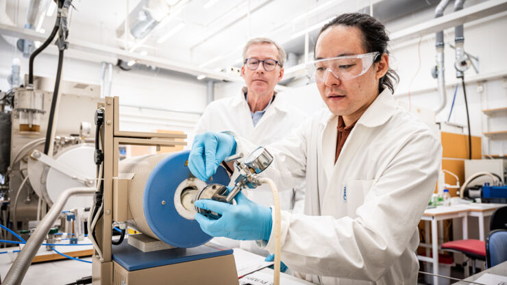 Two researchers in a lab.