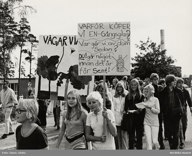 Young people protesting 1975-1980