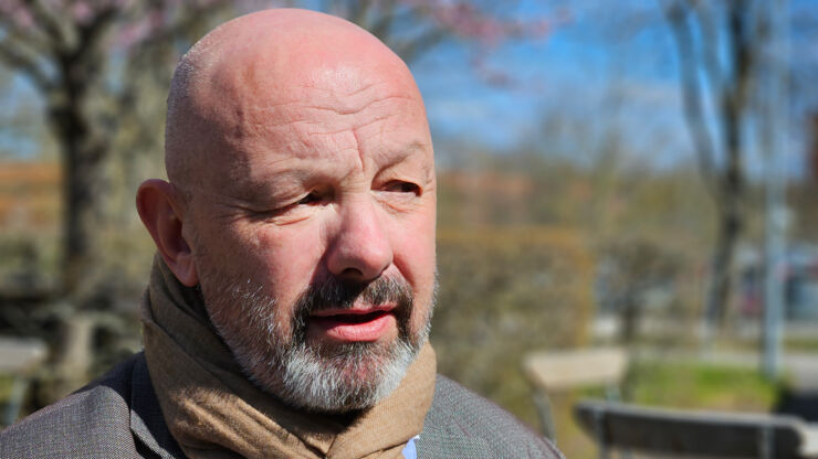 Portrait of a man in jacket.