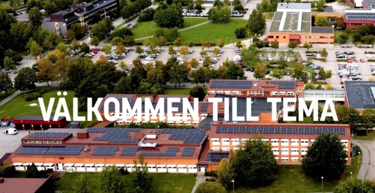 Vy över Tema-huset med en text Välkommen till TEMA