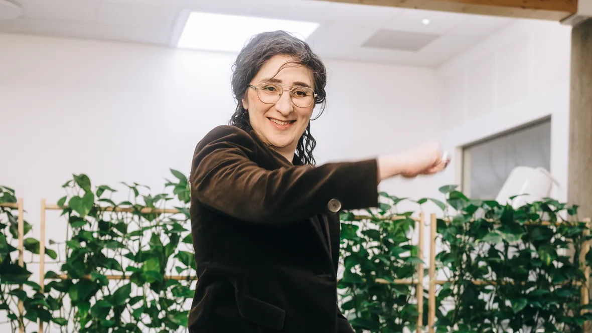 Aseel Berglund researches movement at work.