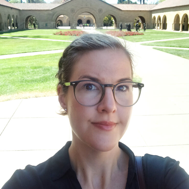 Amanda på Stanford-campus.