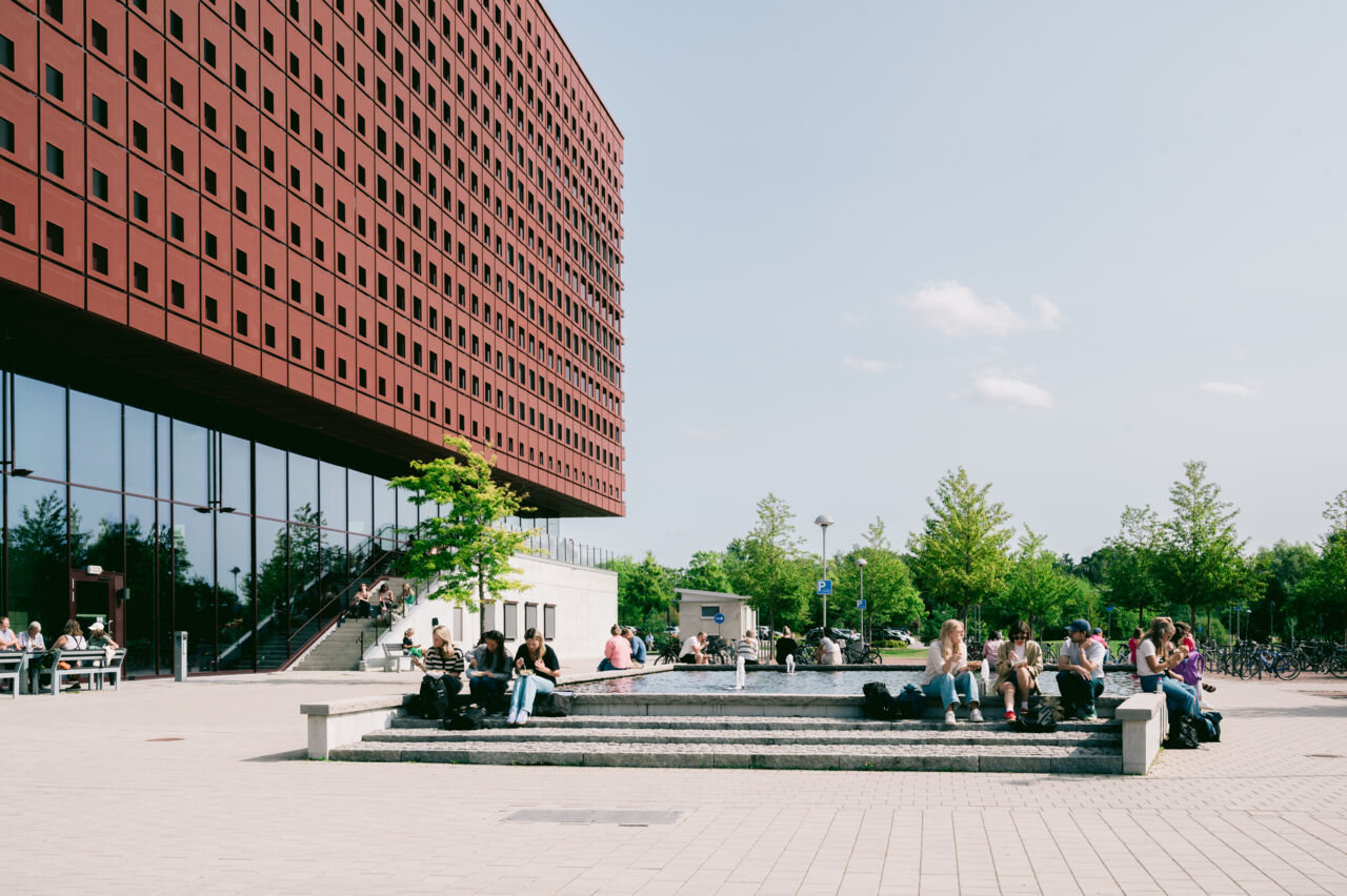 Bild på fontänen utanför Studenthuset